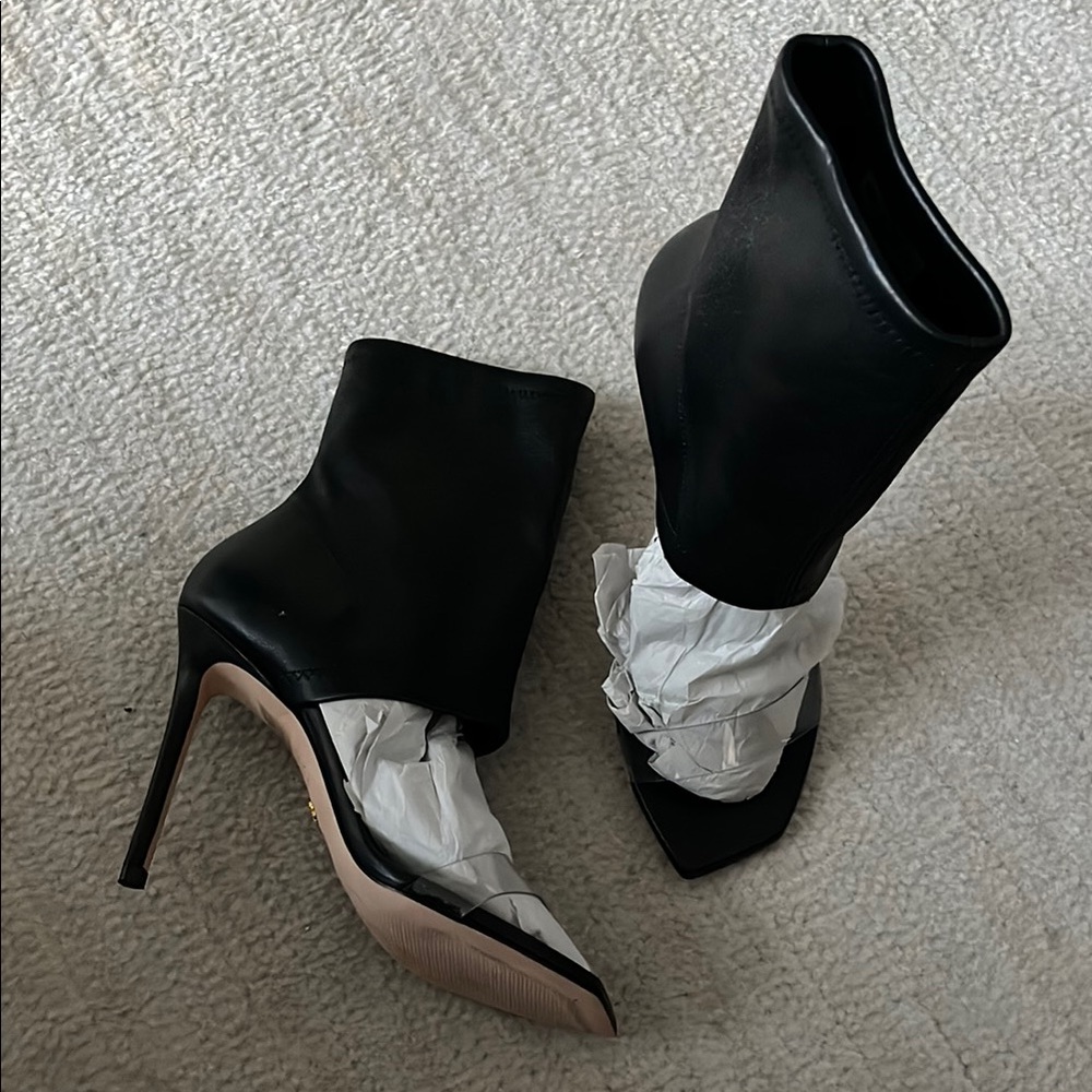 Stuart Weitzman Bootie